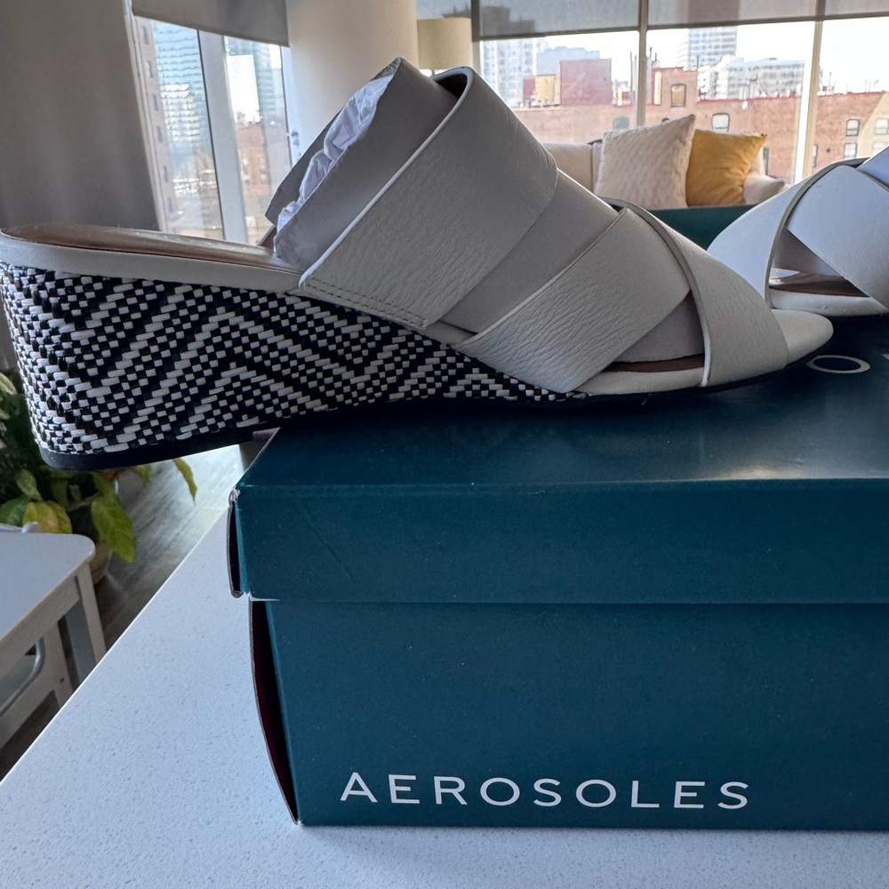 AEROSOLES White and Black Women's Mules